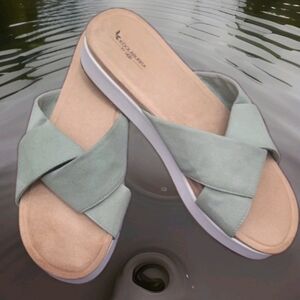 Koolaburra Women's Crisscross Slide Sandals in Sage